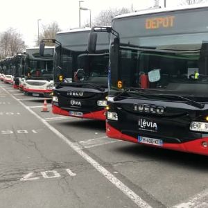 "Alerte Neige-verglas : Perturbations majeures sur les lignes de bus à Lille"