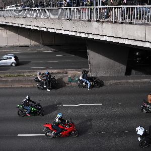 "Alerte : Nouvelles règles de circulation pour les motards en France !"