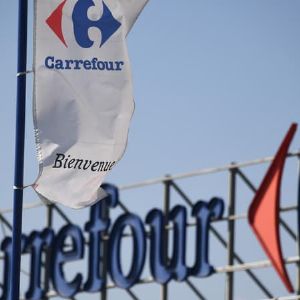 "Carrefour annonce le transfert de 39 magasins en franchise ou location-gérance : réactions syndicales vives"