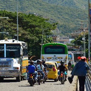 "Incroyable : Le Venezuela barricade sa frontière face à une menace internationale!"