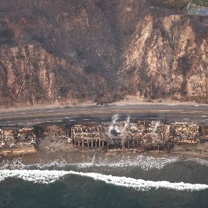 "Infos chocs du jour : incendies mortels à Los Angeles, alerte cyclonique à Mayotte, RN à Bercy…"