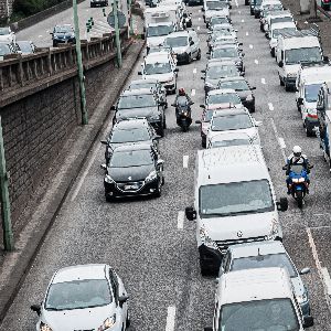 "Nouveau décret : la circulation en interfiles prolongée pour les motards jusqu'à fin juillet"