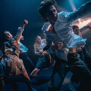 "Plongée spectaculaire dans l'univers hypnotique d'Hofesh Shechter"