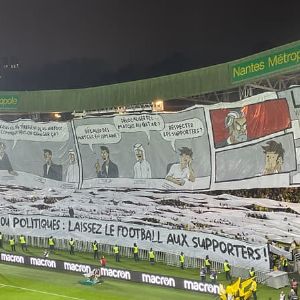 "Scandale à Nantes : les supporters dénoncent les agissements de la Ligue avec un tifo provocateur"