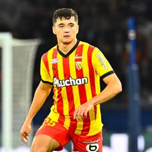 "Transfert de Khusanov : Manchester City s'offre une pépite venue de Lens selon la presse anglaise"