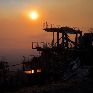 "Alerte ! Les incendies dévastateurs à Los Angeles mettent en question la reconstruction urbaine"