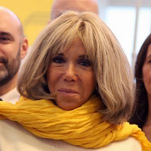 "Brigitte Macron révèle ses condoléances pour Jean-Marie Le Pen - Une famille en deuil"