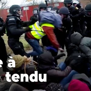 "Confrontation intense en Allemagne : affrontement entre ONG et police avant le meeting de l'AfD"