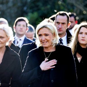 "Drame familial : Jean-Marie Le Pen inhumé à La Trinité-sur-Mer, ses proches unis dans le deuil"