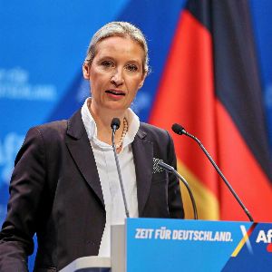 "L'AfD en course pour la Chancellerie : affrontements massifs en Allemagne"