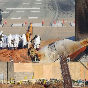 "Révélations choc sur le crash en Corée du Sud : les boîtes noires gardent le silence"