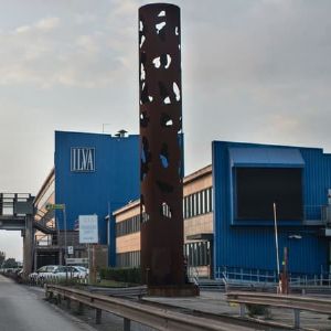 "Tension internationale pour reprendre l'ancienne aciérie d'Arcelor-Mittal en Italie"