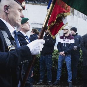 "Incroyable : funérailles de Jean-Marie Le Pen avec chants grégoriens et retrouvailles entre skinheads"