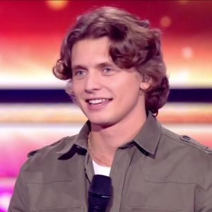 "Révélation incroyable : Ulysse de la Star Academy surprend avec sa spectaculaire perte de poids en plein show!"