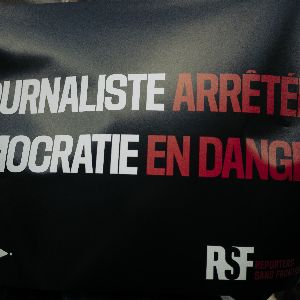 "Alerte ! 100+ organisations interpellent le gouvernement sur le secret des sources"