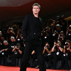 "Brad Pitt et autres célébrités utilisées pour arnaquer des fans"