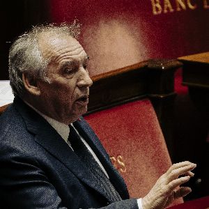 "François Bayrou annonce sa vision politique : un discours crucial pour l'avenir"