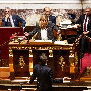 "La colère secoue l'Assemblée nationale : une révolution politique sous haute tension"