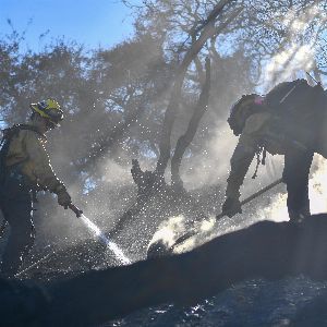 "Alerte rouge : Los Angeles menacé par de nouveaux incendies avec le retour du vent"