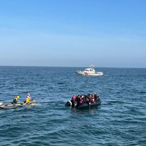 "Alerte ! Sauvetage de 76 migrants en détresse près de Calais"