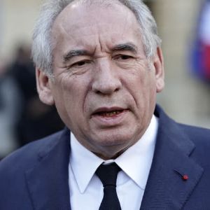 "Bayrou refuse de suspendre la réforme des retraites et la confie aux partenaires sociaux"