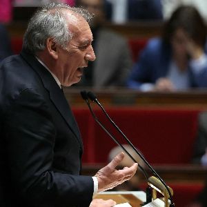 "François Bayrou : La colère des agriculteurs contre les contrôles environnementaux"