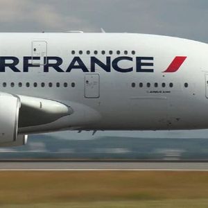 "Incroyable : Air France contraint un passager masculin à changer de place pour éviter les mineurs non accompagnés"