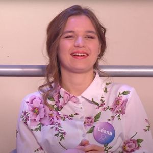 "Incroyable exploit : Léana bat le record absolu avec ses 784 émissions dans Chacun son tour sur France 2"