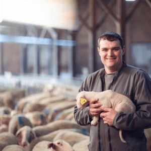 "Incroyable révélation dans L'amour est dans le pré : un agriculteur de 29 ans avoue être vierge"