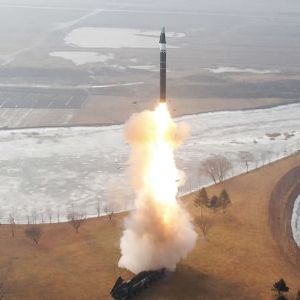 "La Corée du Nord tire plusieurs missiles balistiques avant la prise de fonction de Trump"