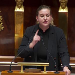 "La France insoumise attaque le gouvernement et pointe du doigt Manuel Valls et Élisabeth Borne"