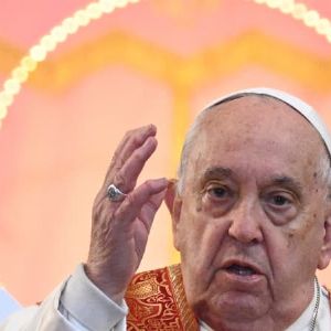 Le pape François dévoile ses regrets et ses anecdotes dans sa première autobiographie