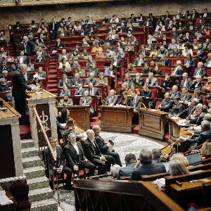 "Les annonces chocs de Bayrou, espoir de trêve à Gaza, record de naissances en chute : les faits marquants du jour"