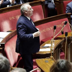 "Les défis houleux pour François Bayrou à l'Assemblée : 3 choix cruciaux pour le Premier ministre"