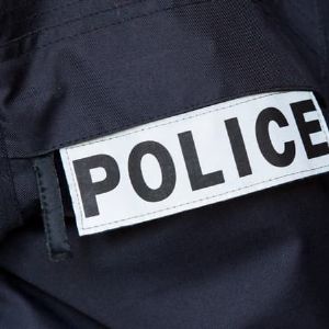 "Opération policière choc à Digne-les-Bains : six interpellations suite au racket de commerçants"