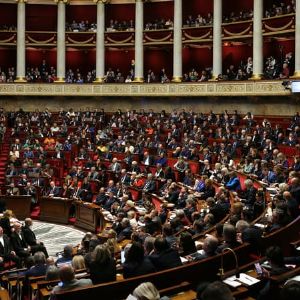 "Révélation choc de François Bayrou : les enjeux cruciaux de la concertation sur le travail et les salaires"