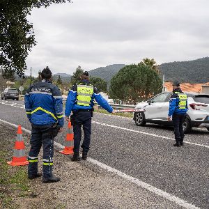 "Révélation choquante : couple arrêté pour détention d'explosifs dans une affaire terroriste !"