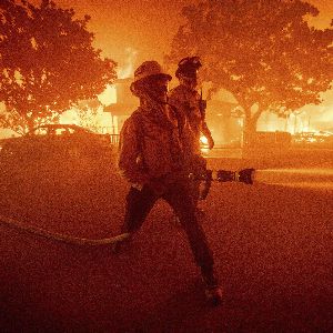 "Révélations sur les incendies en Californie : enquête sur les origines des feux meurtriers"