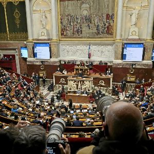 "Scandale à l'Assemblée : Bayrou ne convainc personne avec sa politique générale !"