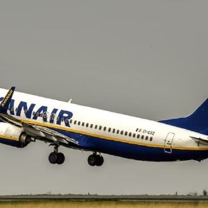 "Scandale chez Ryanair : Passager ivre à bord réclamé 15.000 euros !"