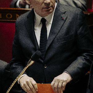 "Scandale politique : Bayrou ignore complètement l'écologie"