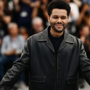 "The Weeknd retarde la sortie de son album en solidarité avec Los Angeles"