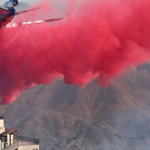 "Alerte : Le retardateur de flamme rose largué à Los Angeles est-il dangereux pour les habitants?"