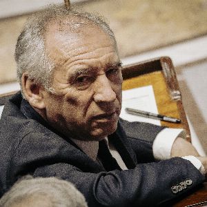 "Budget 2025 : Bayrou jongle entre restrictions et compromis, l'incertitude persiste"