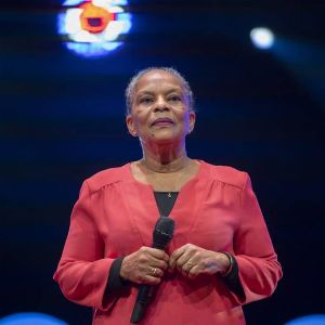 "Choc : Christiane Taubira raconte sa terrible expérience d'avortement illégal à la télé"