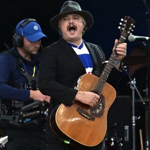 **Découvrez le nouveau clip "Felt Better Alive" de Peter Doherty intégralement tourné à Étretat**