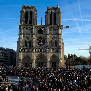 "Découvrez le Rush pour Visiter Notre-Dame de Paris depuis sa Réouverture !"