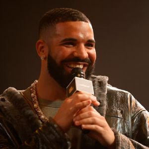 "Drake attaque Universal Music pour diffamation après le clash avec Kendrick Lamar"