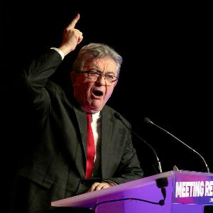 "Jean-Luc Mélenchon menace de faire éclater le Nouveau Front populaire contre le PS"