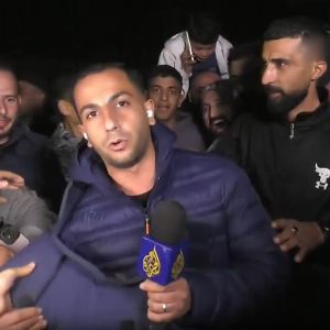 "Le geste spectaculaire du journaliste Anas Al Sharif lors du cessez-le-feu à Gaza"